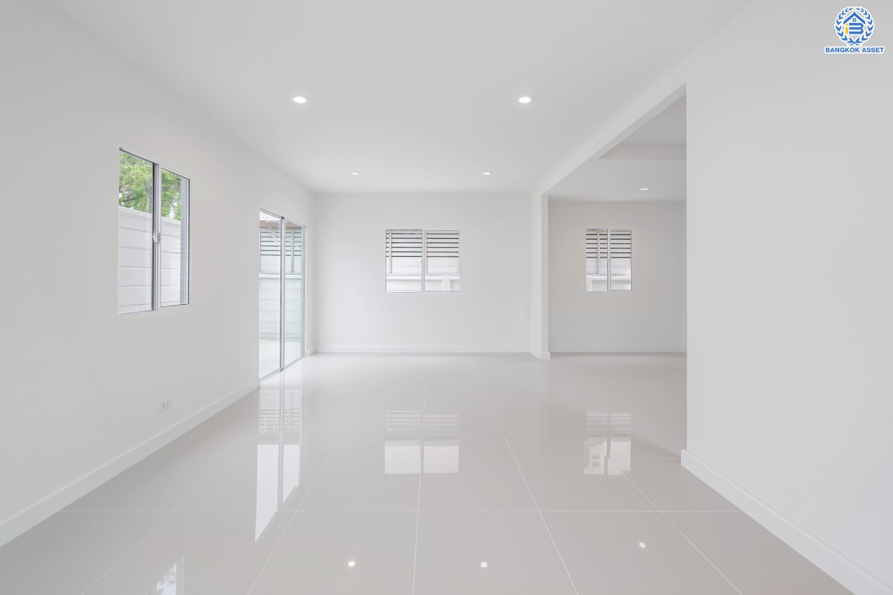 บ้านมือสองตกแต่งใหม่ ม.พฤกษาวิลเลจ30 เดอะซีซั่น แจ้งวัฒนะ-ราชพฤกษ์ หลังมุม ทำเลย่านปทุมธานี เนื้อที่ 53.6 ตร.ว. ฟังก์ชัน 3 ห้องนอน 2 ห้องน้ำ จอดรถได้ 1 คัน เดินทางสะดวกสบายเข้า-ออกได้หลายเส้นทาง ใกล้เมืองทองธานี และจุดขึ้นทางด่วน "แจ้งวัฒนะ"